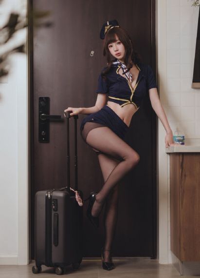 脱了她裙子摸进她的内裤亲吻_720P/1080P高清国语